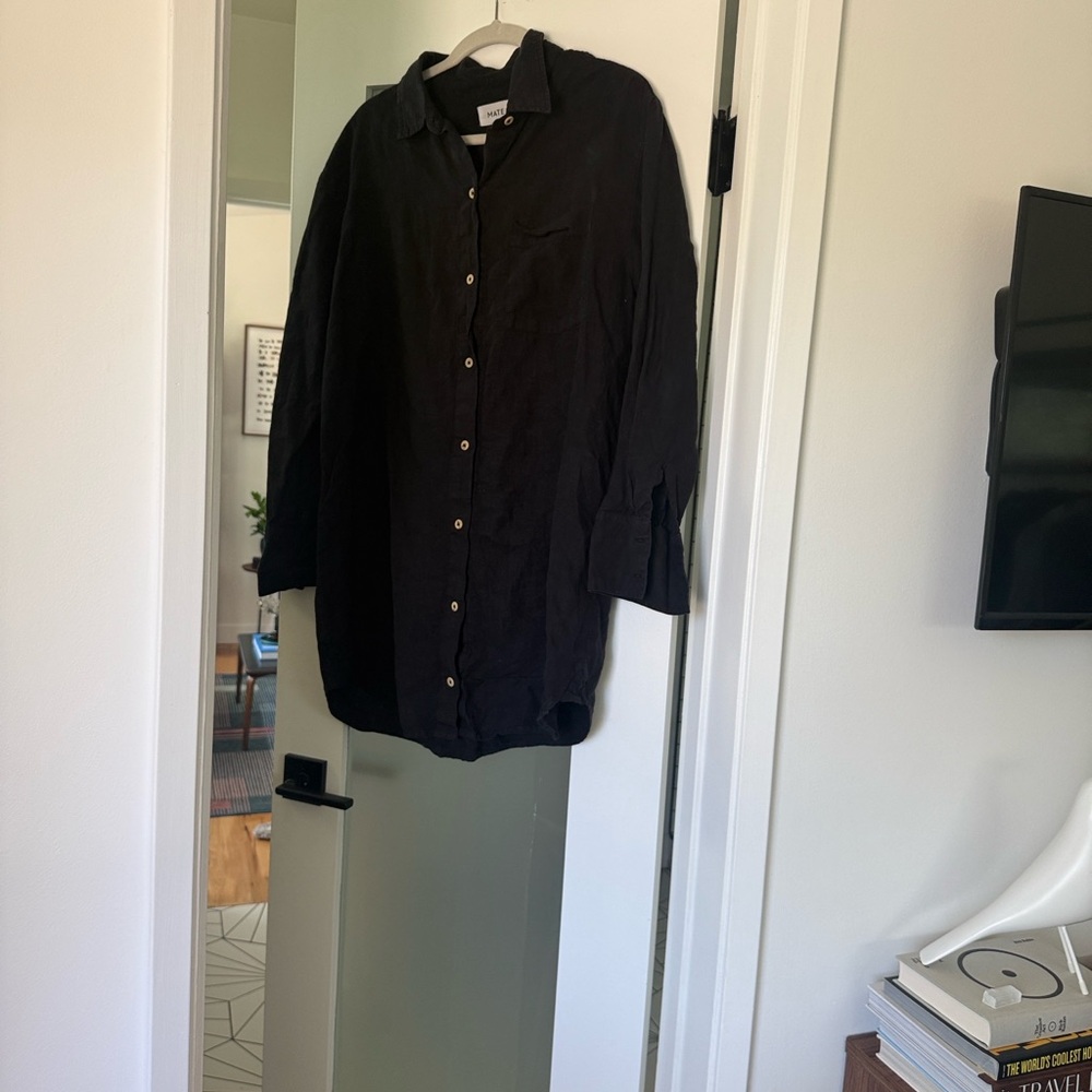 MATE the Label Black Button-Down Linen Shirt. Oversized .
